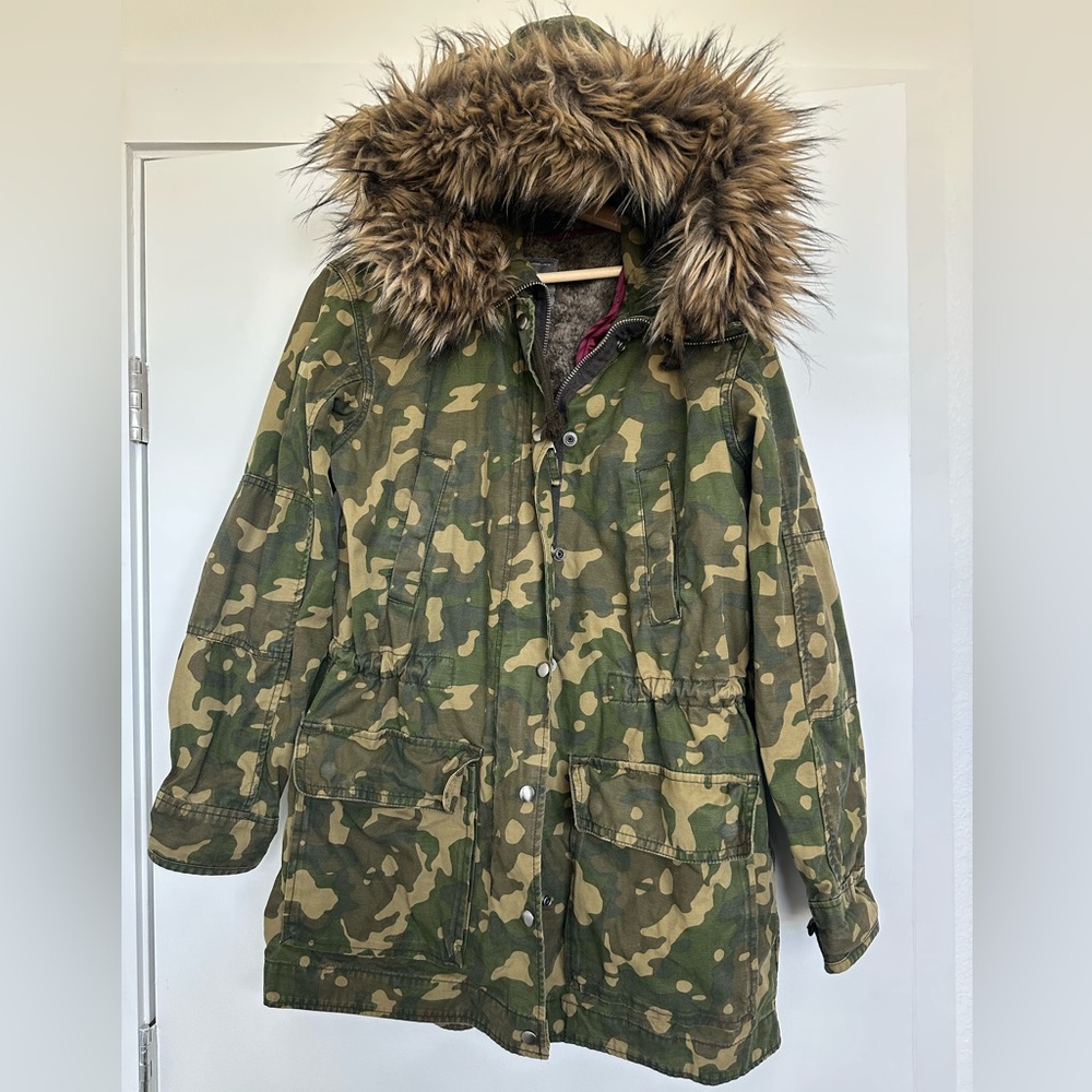 Gap Camo Sherpa Lined Utility Parka Jacket Faux Fur Hood